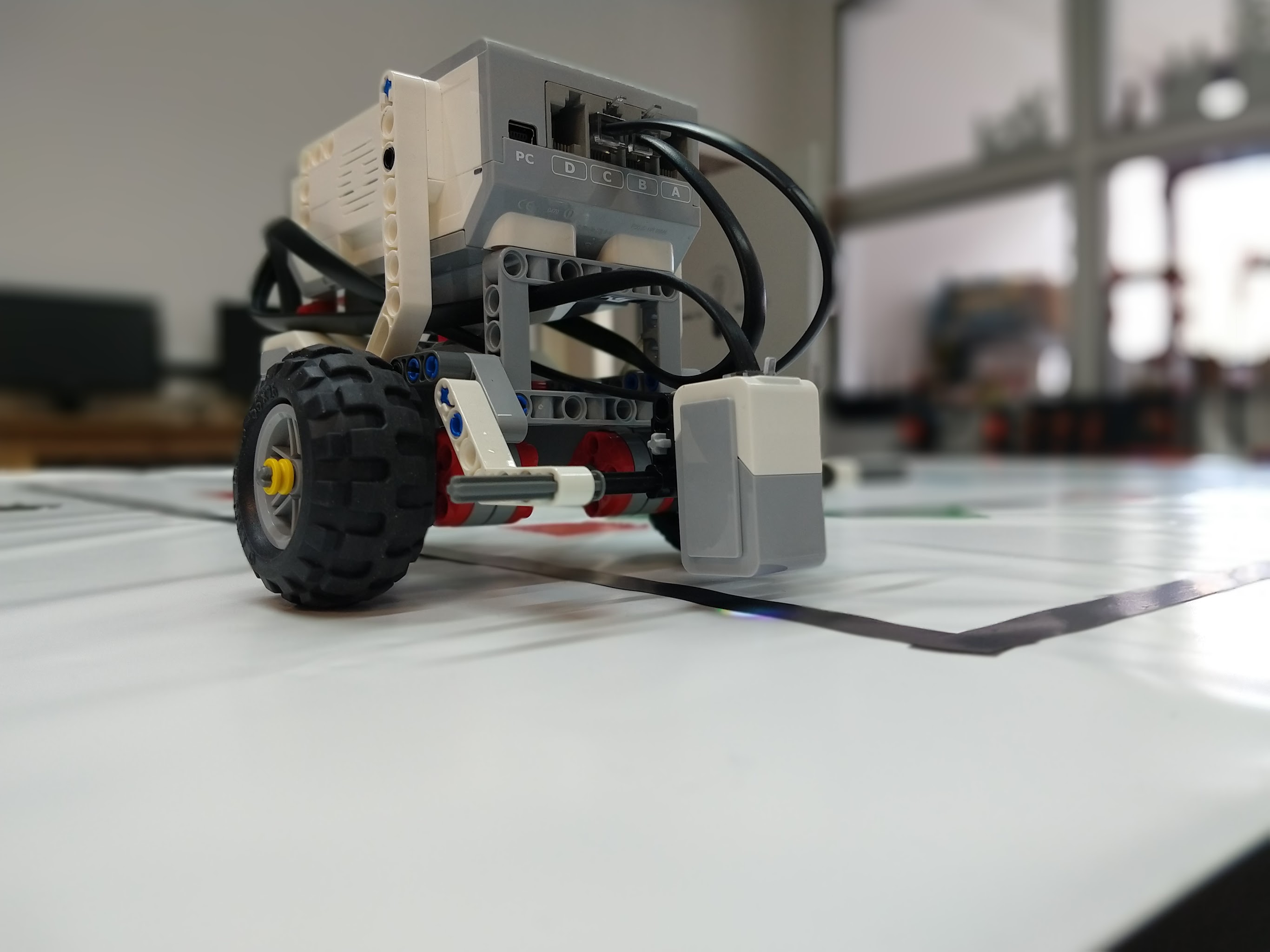 Robo-Coding-Camp - den LEGO® MINDSTORMS® EV3 mit Python programmieren image